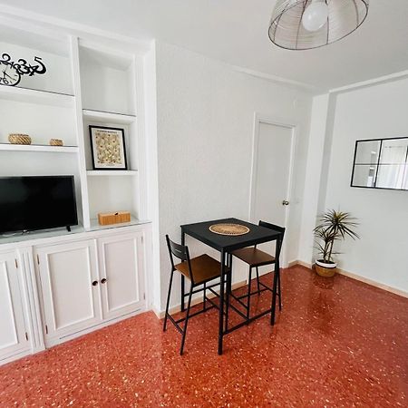 Sol Life Apartment Севиля Екстериор снимка