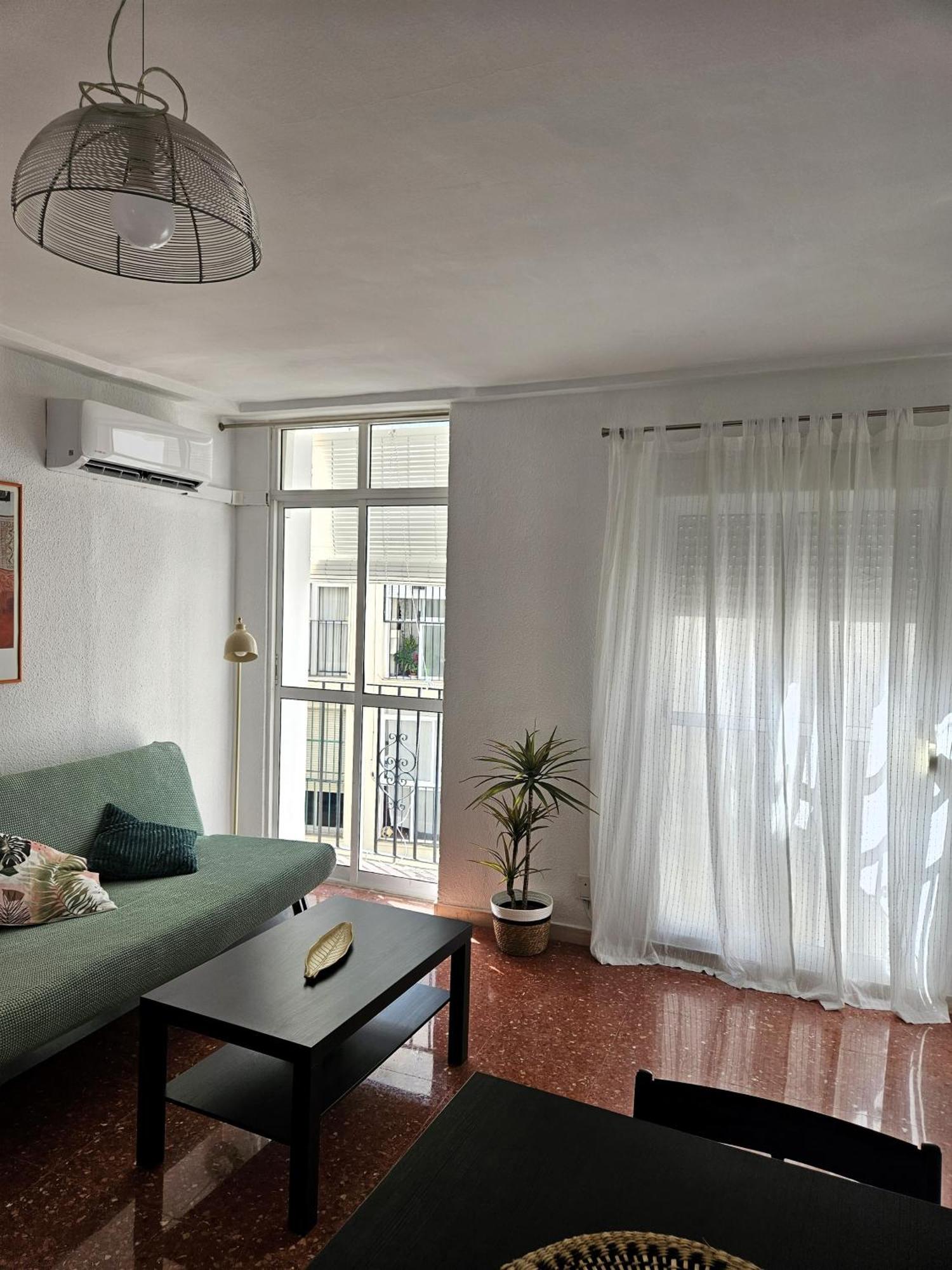 Sol Life Apartment Севиля Екстериор снимка