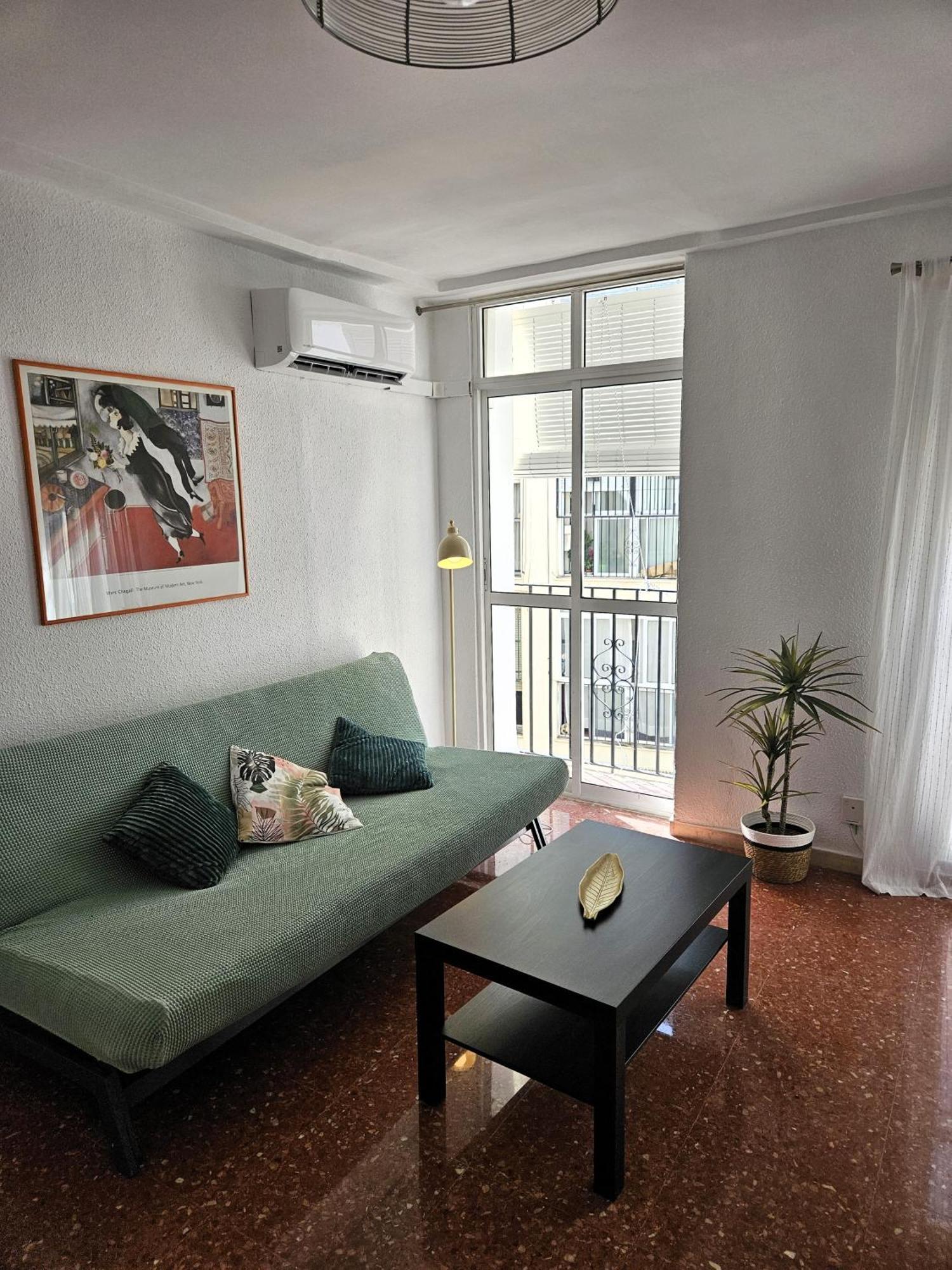 Sol Life Apartment Севиля Екстериор снимка