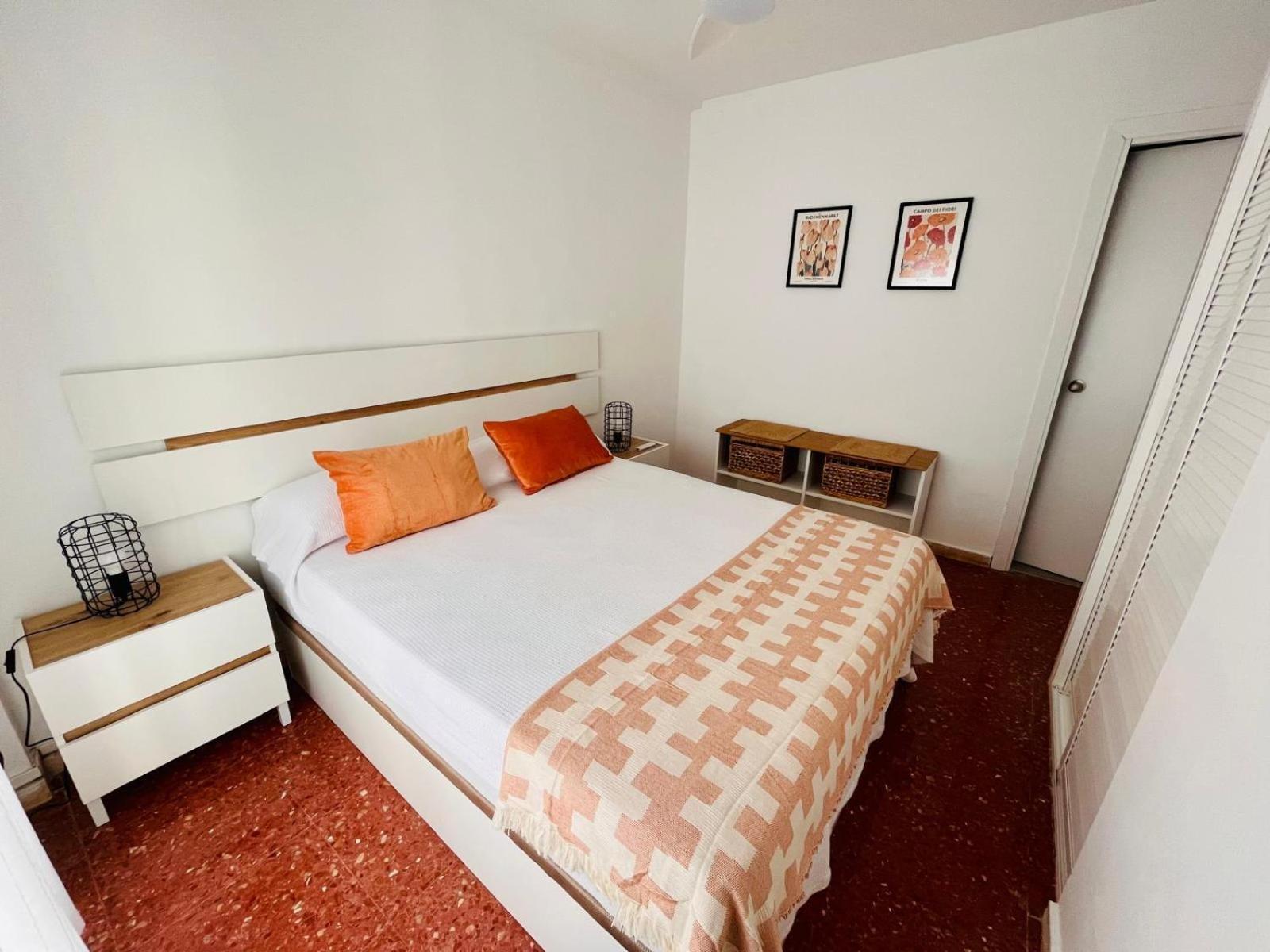 Sol Life Apartment Севиля Екстериор снимка