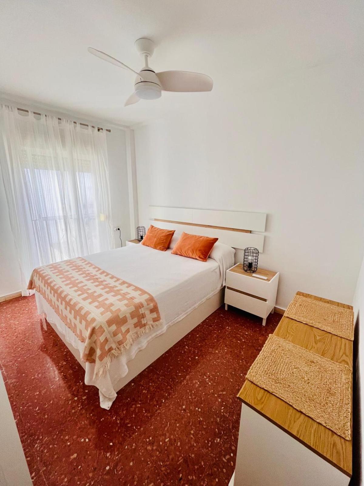 Sol Life Apartment Севиля Екстериор снимка
