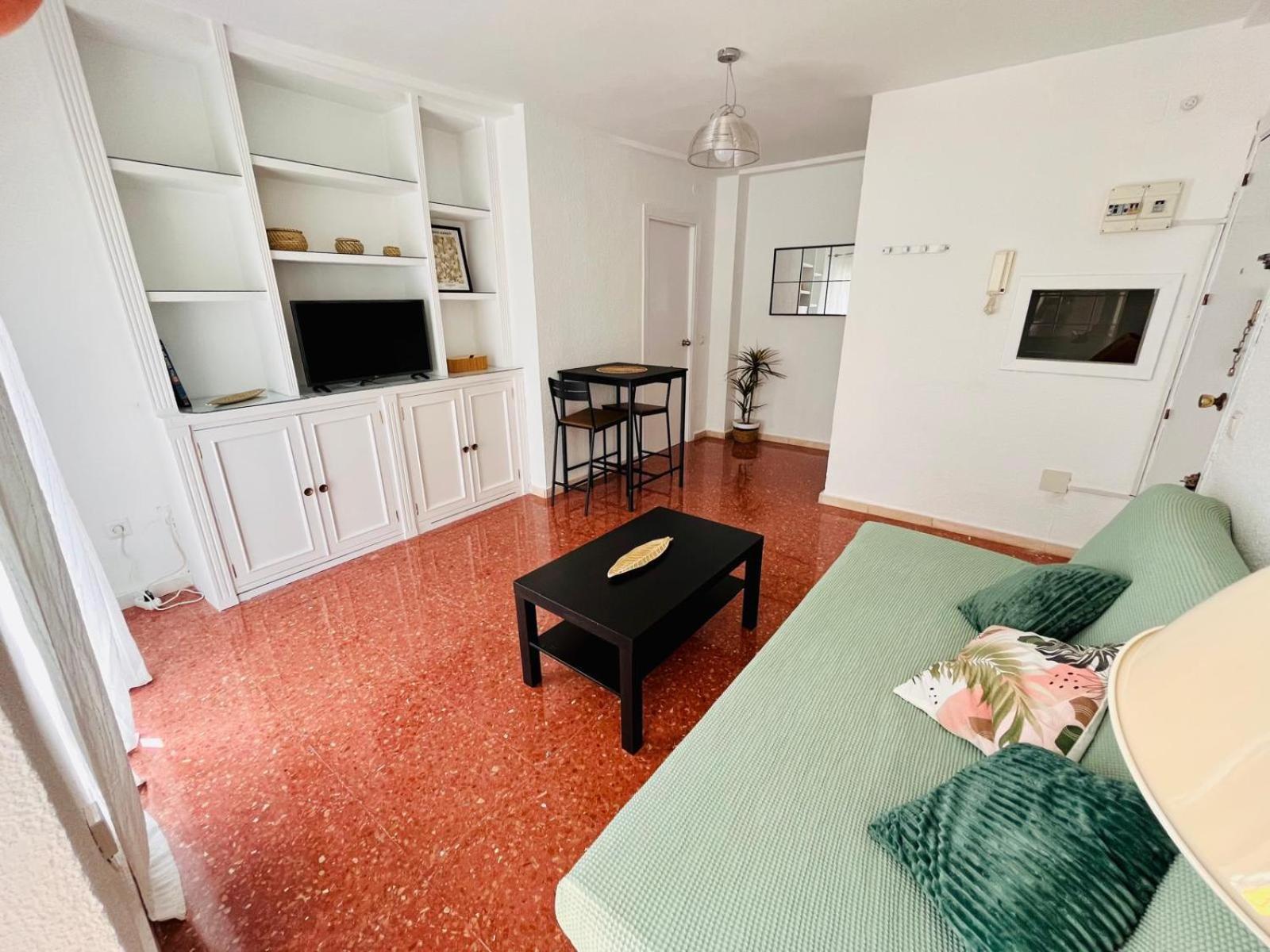 Sol Life Apartment Севиля Екстериор снимка